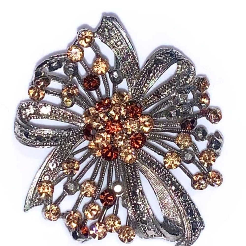 Vintage mint condition crystal, cz diamond and sterling silver 2”